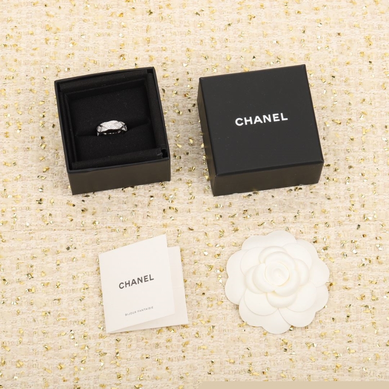 Ch*el rings